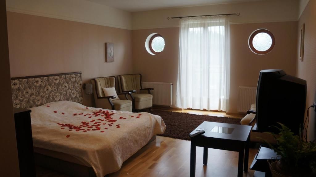 Отели типа «постель и завтрак» Dworek Biesiadny Radzewice-31